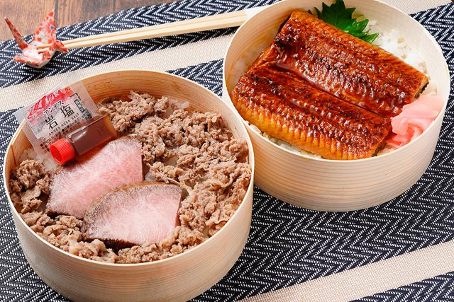 彩うらら-A5黒毛和牛カルビ・しゃぶしゃぶ＆鰻の2段弁当［U-17］
