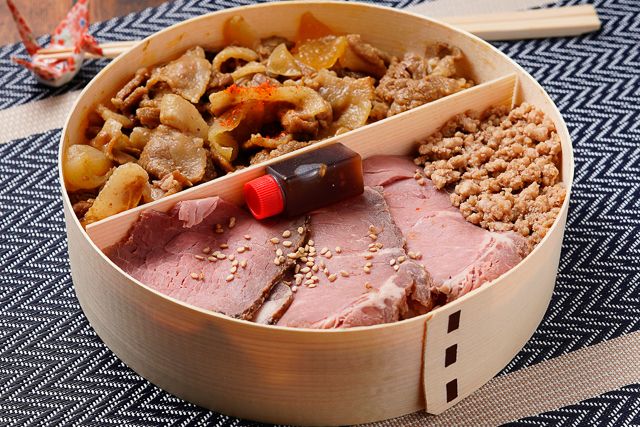 彩うらら-薄切り 炭火焼き ローストビーフ＆焼肉わっぱ弁当［U-07］