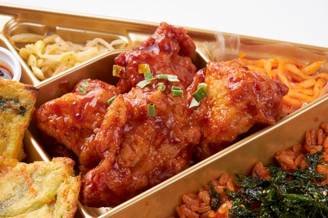 韓菜厨房 モア（岩槻店）-旨辛タッカルビチャーハン＆ヤンニョムチキン