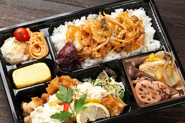 TSUNAGU-自家製タルタルチキン南蛮＆豚キムチ弁当