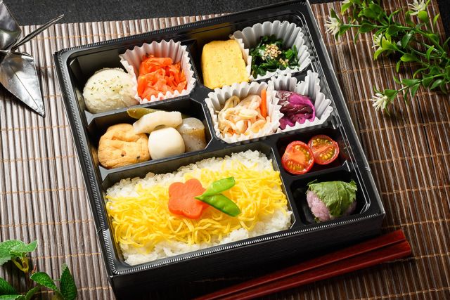 彩り三膳-幕ノ内御膳