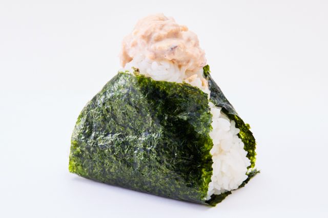 ごちそう焼むすび おにまる（京都四条河原町店）-かえし醤油の定番ツナマヨ