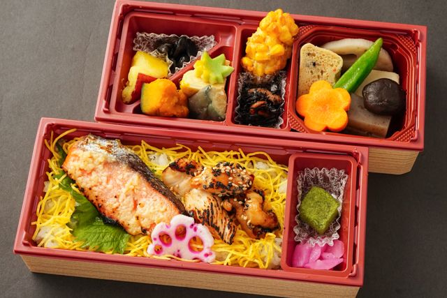 麹屋 花よし-銀鮭塩麹焼きと若鶏の照り焼き