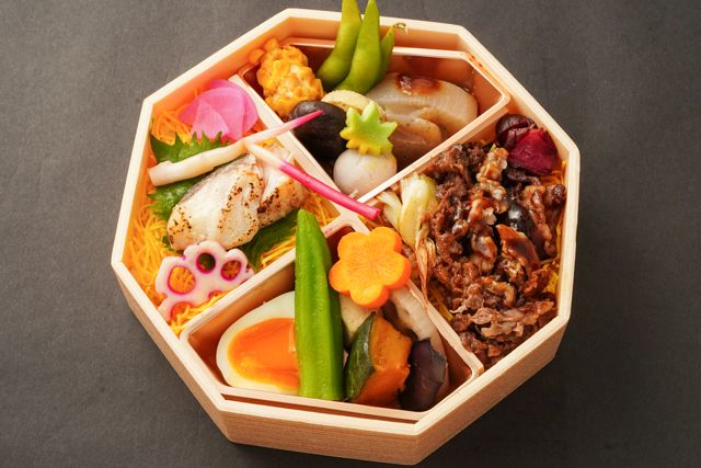 麹屋 花よし-銀鱈西京焼きと牛ロース肉のすき焼き