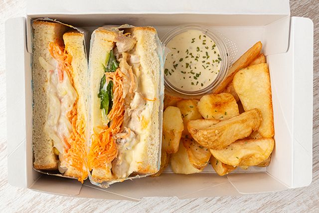 具沢山クラフトサンドイッチ～THE SAND～-【2種のクラフトサンド】照り焼きチキンエッグとツナマカロニのサンドボックス