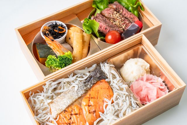 日本料理すし哲-ステーキと焼鮭との和御膳