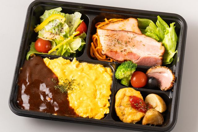 とろとろオムライスのオムタマ亭（札幌店）-とろ～りオムライスと厚切りベーコン弁当（デミグラスソース）