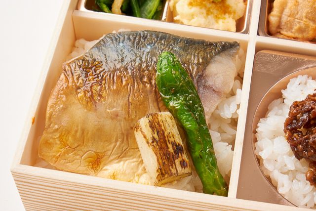 旬菜割烹 膳（東京店）-国産鯖の塩焼きと若鶏の唐揚げ