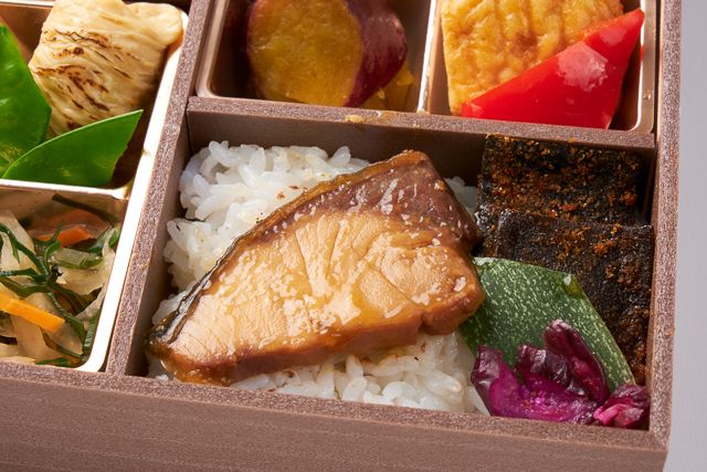 日本料理 しき彩亭（東京店）-あっさりバランス仕立て～おかずの彩りとぶりの照り焼き～