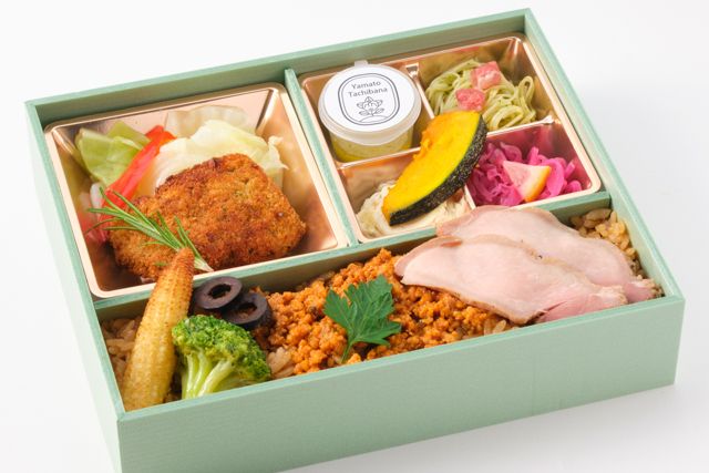 【Yoshino】白身魚の香草パン粉揚げ ～大和橘のタルタルソース～