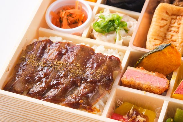 酒井商会（名古屋店）-サーロインステーキと牛すき焼き御膳