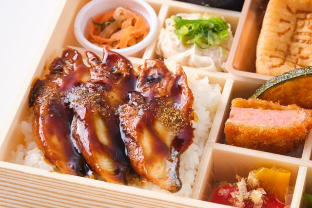 酒井商会（名古屋店）-うなぎごはんと牛すき焼き御膳