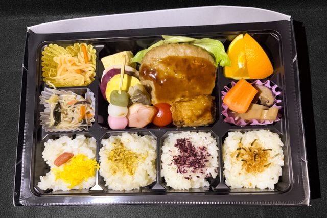 仕出し割烹空海-彩り八彩（いろどりはっさい）弁当