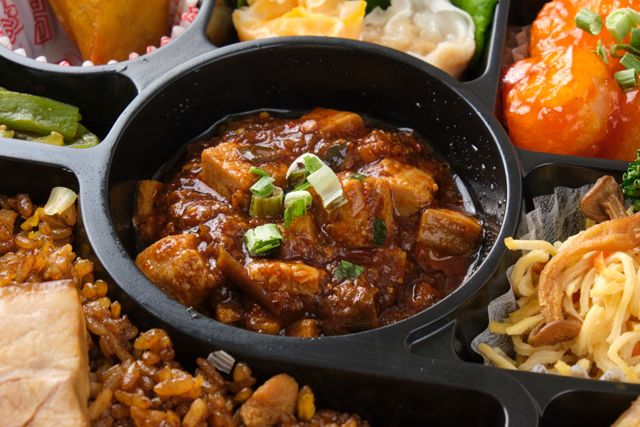 中華料理 馬九行久ーうまくいくー（福岡店）-【エビチリ入り】特製麻婆豆腐と焼きめしの笑門御膳