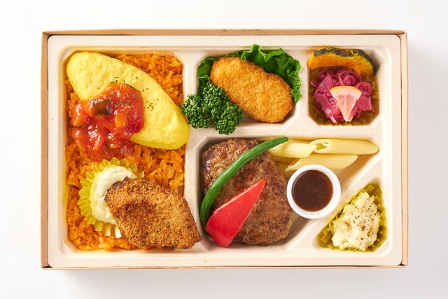 Kitchen Palette（福岡店）-とろとろ卵のオムライスと白身魚の香草パン粉焼き弁当
