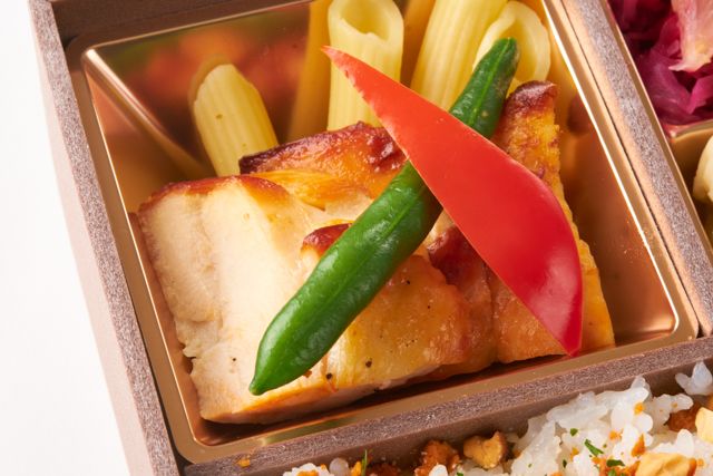 洋食亭 Silver spoon（福岡店）-若鶏のグリル・特製シャリアピンソース仕立て