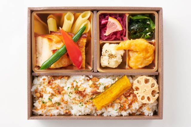 洋食亭 Silver spoon（福岡店）-若鶏のグリル・特製シャリアピンソース仕立て
