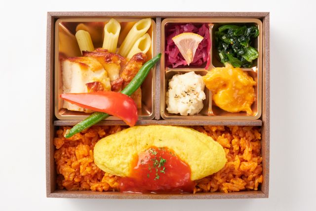 洋食亭 Silver spoon（福岡店）-完熟トマトのオムライス ＆ シャリアピンチキン