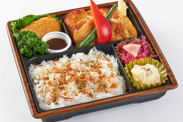 WERK―街の洋食―（福岡店）-香ばしチキンステーキ（シャリアピンソース） ＆ 蟹クリームコロッケ