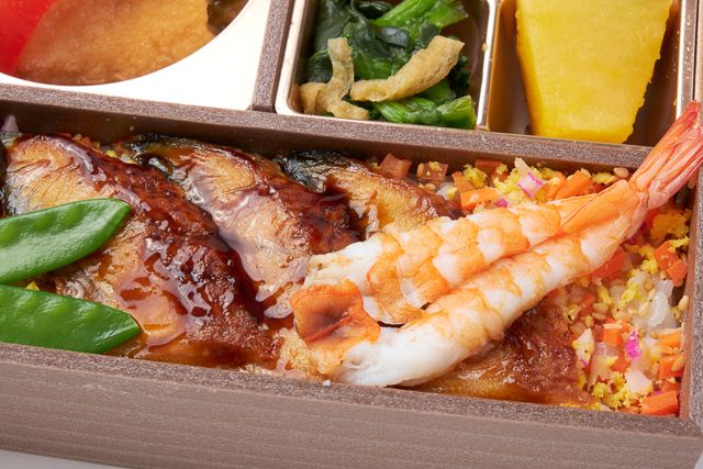 鮨・割烹 華やぎ（東京店）-うなぎと海老の華ちらし御膳～鰆の西京焼き～