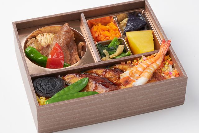 鮨・割烹 華やぎ（東京店）-うなぎと海老の華ちらし御膳～牛すき焼き～