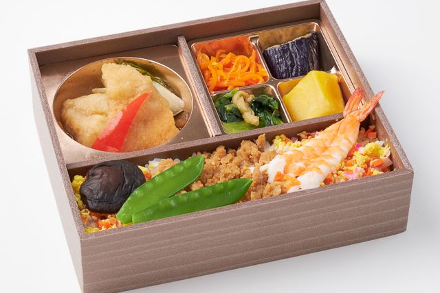 鮨・割烹 華やぎ（東京店）-鶏そぼろと海老の華ちらし御膳～特製南蛮漬け～