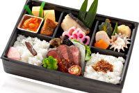 あたる亭-牛ステーキと鱈の西京焼弁当