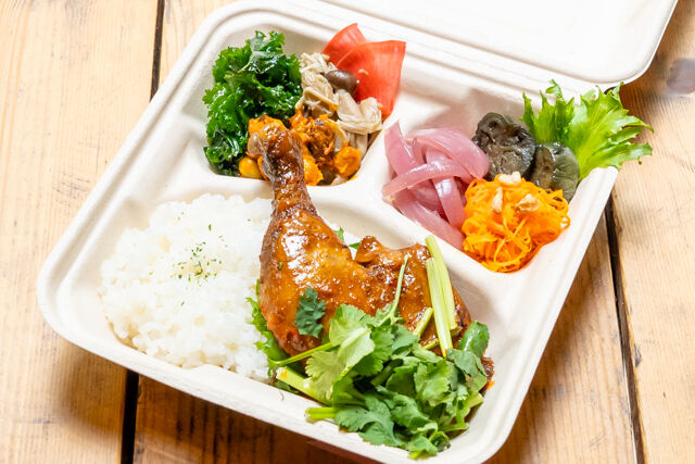 アジアン風骨付き鶏BOX【Asian taste Chicken Box】