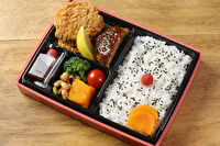 麻布十番 楽万コロッケ-牛たんメンチ＆ハンバーグ弁当