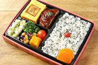 麻布十番 楽万コロッケ-粗挽きハンバーグ＆築地丸武玉子焼き特製弁当