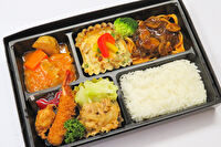 古典洋食 覚瑛-覚瑛古典洋食弁当・多彩なおかず味わい デミグラスソース