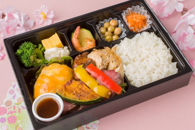 【春限定】チーズ和牛バーグ＆スパイシーB.B.Q＆サーロンインステーキ＆若鶏グリルMIX