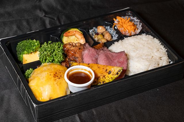 【夏限定】ゴルビージャックチーズバーグ＆サーロイン＆スパイシーBBQ マスタード付