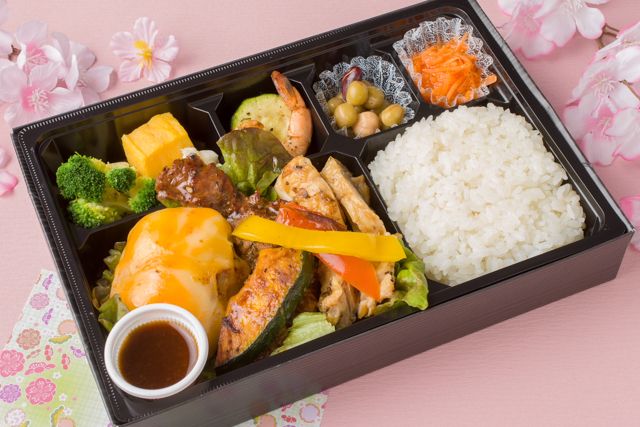 B.B.Q KIMURA Steak＆Grill-【春限定】ゴルビージャックチーズ和牛バーグ＆スパイシーB.B.Q＆若鶏グリル