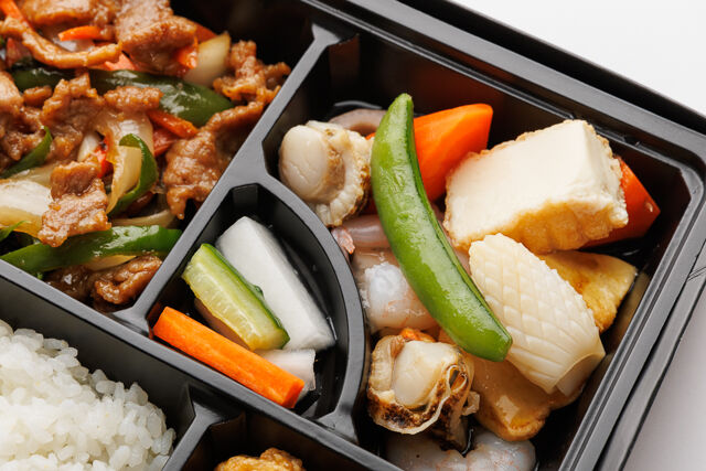 【ダブルメイン】青椒肉絲＆海鮮豆腐と野菜の塩だれ