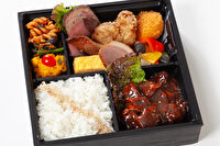 ビストロエンドウデリバリー-100年ビーフタンシチューの豪華幕の内弁当