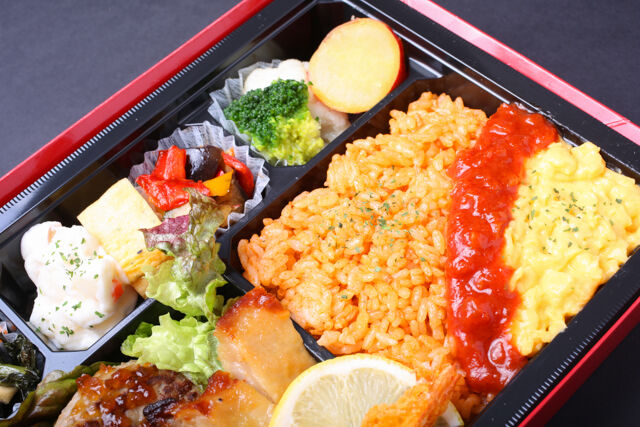 bistroLUCIA（ビストロルシア）-【ハロウィン限定】特製ハンバーグとアソートBOX【チキンオムライス】