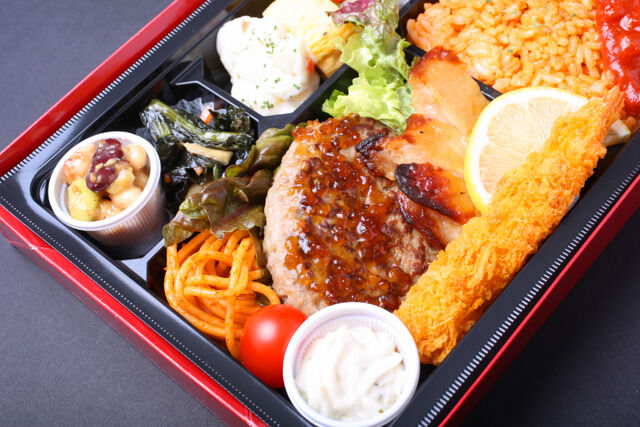 bistroLUCIA（ビストロルシア）-【ハロウィン限定】特製ハンバーグとアソートBOX【チキンオムライス】