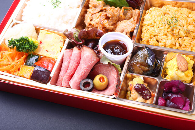 bistroLUCIA（ビストロルシア）-【クリスマス限定】ポークジンジャーとローストビーフ（ドライカレー）