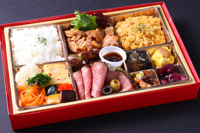 bistroLUCIA（ビストロルシア）-【クリスマス限定】ポークジンジャーとローストビーフ（ドライカレー）