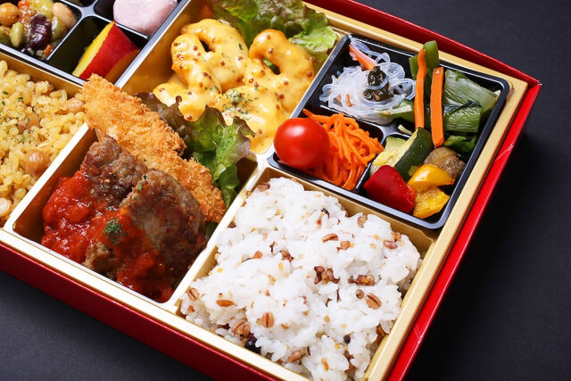 bistroLUCIA（ビストロルシア）-【クリスマス限定】海老ハニーマスタードと大豆ミートハンバーグ御膳~ピラフと雑穀米~