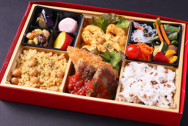 bistroLUCIA（ビストロルシア）-【クリスマス限定】海老ハニーマスタードと大豆ミートハンバーグ御膳~ピラフと雑穀米~