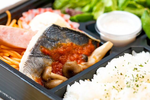 ビストロPOND-サワラのソテーとPONDの定番おかず