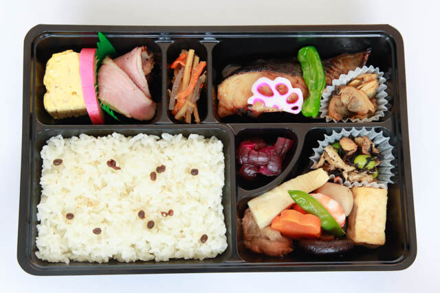 カリーナフードサービス-西京味噌と柚子で漬け込んだ銀たら西京焼き御膳