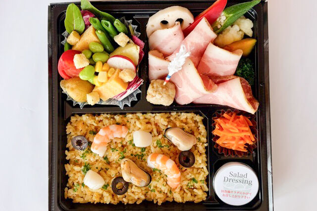南フランス料理「シェ・フジノ」-ローストポークとプロヴァンス風海の幸ご飯