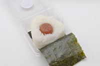 おにぎり茶屋 ちかちゃん-おにぎり（梅）
