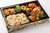 珍味楼-牛肉の黒胡椒炒めとプリプリ海老チリソース弁当