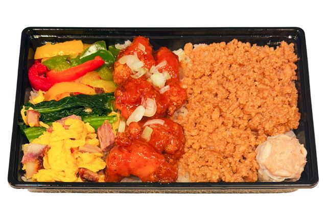 中国料理 安里-【熨斗対応可】安里特製 唐揚げとそぼろご飯弁当（チリソース）