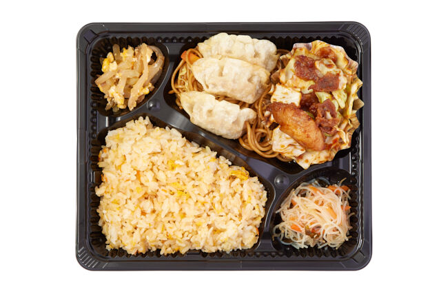 ガツンと中華弁当（3）餃子／回鍋肉