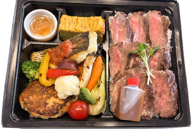 COUVERCLE-牛ハラミ、豆腐ハンバーグと白身魚のポワレ3種のランチボックス